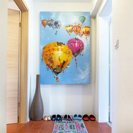 Bronia 3 Bedroom & Free Parking Apartma *