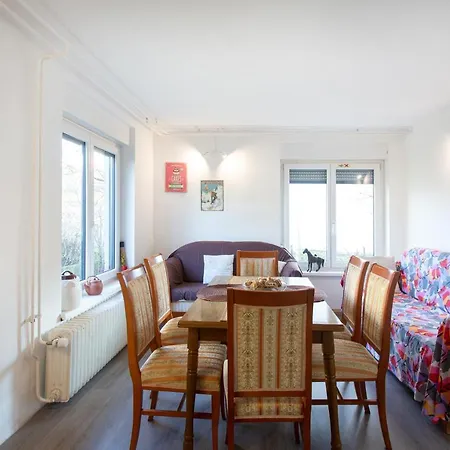 Bronia 3 Bedroom & Free Parking