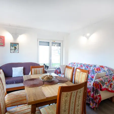 Bronia 3 Bedroom & Free Parking Apartma *